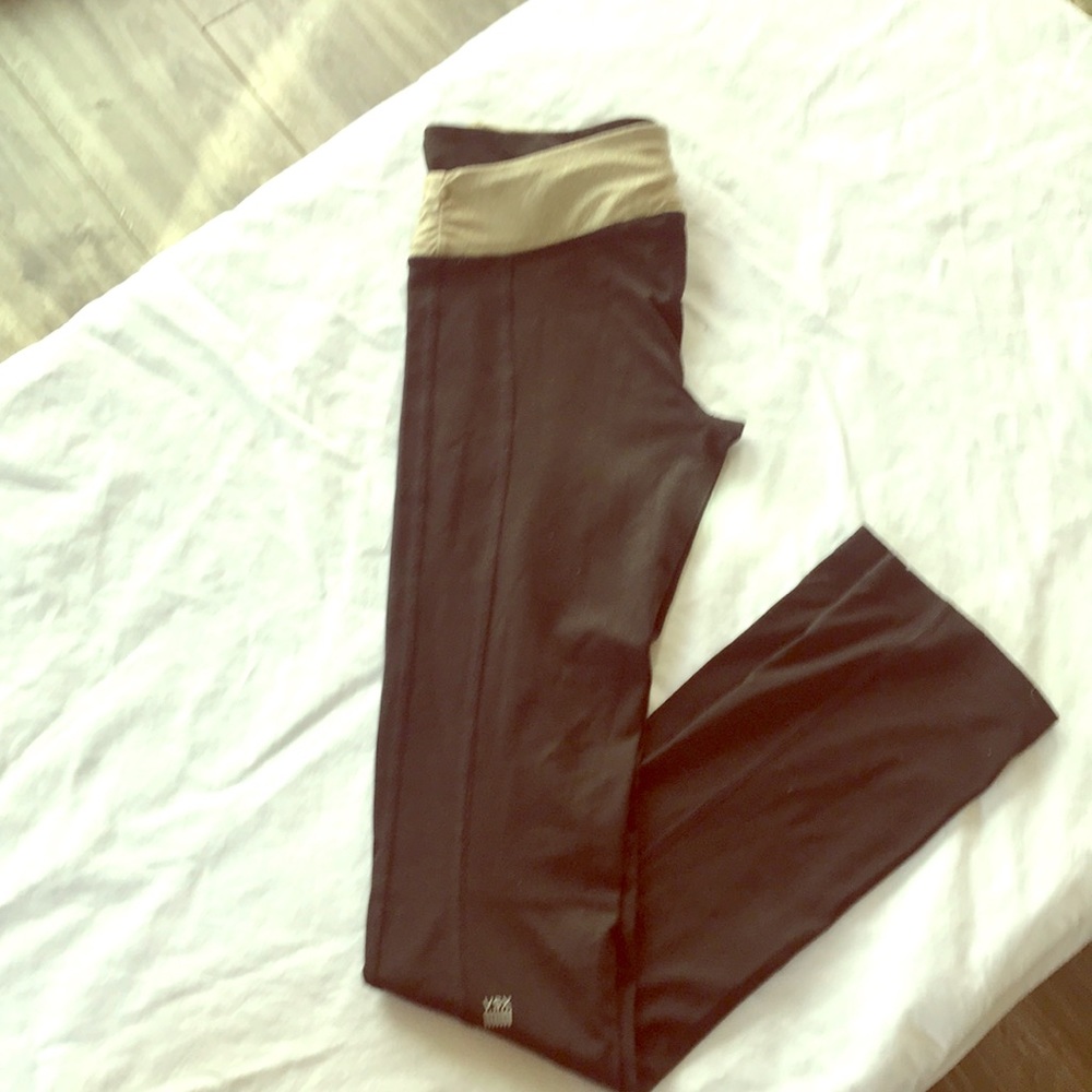 Victoria’s Secret leggings